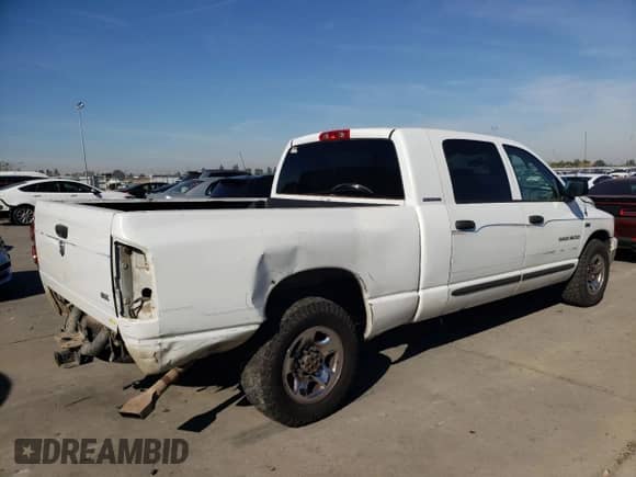 2007 Dodge 1500 SLT z VIN 3D7KR19D97G701979, wystawiony jako Copart lot #90297205 z przebiegiem 250 588 mil mil oraz Szkoda całkowita • Salvage title. Historia ofert i sprzedaży dostępna na DreamBid. Obrazek 3.