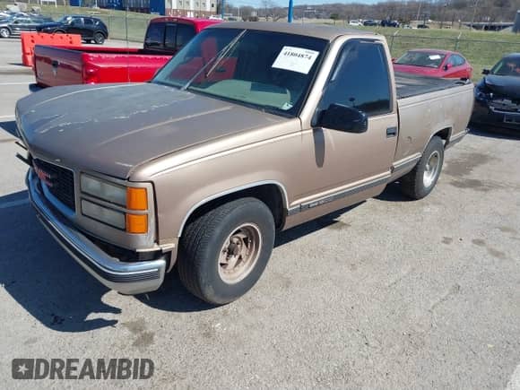 1996 GMC Sierra 1500 с VIN 1GTEC14W5TZ505114, выставлен на аукционе IAAI как лот 41804874 с пробегом 261 989 миль миль и . История ставок и продаж доступна на DreamBid. Изображение 2.