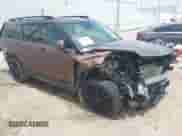 2024 Hyundai Santa Fe Calligraphy z VIN 5NMP54GLXRH030997, wystawiony jako IAAI lot #42754702 z przebiegiem 27 740 mil mil oraz . Historia ofert i sprzedaży dostępna na DreamBid. Obrazek 1.