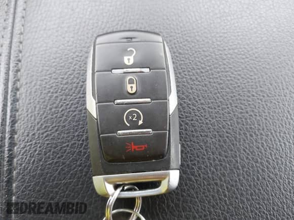 2021 Ram 1500 Big Horn z VIN 1C6SRFFT0MN773411, wystawiony jako IAAI lot #43141553 z przebiegiem 55 855 mil mil oraz . Historia ofert i sprzedaży dostępna na DreamBid. Obrazek 11.