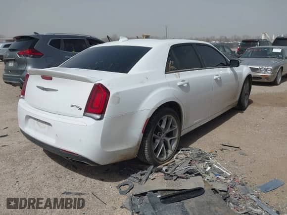2019 Chrysler 300 S с VIN 2C3CCABT1KH564759, выставлен на аукционе IAAI как лот 41806872 с пробегом 91 668 миль миль и . История ставок и продаж доступна на DreamBid. Изображение 4.