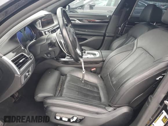 2019 BMW 7 Series 740i z VIN WBA7E2C5XKB218552, wystawiony jako Copart lot #61473145 z przebiegiem 108 440 mil mil oraz Szkoda całkowita • Salvage title. Historia ofert i sprzedaży dostępna na DreamBid. Obrazek 7.