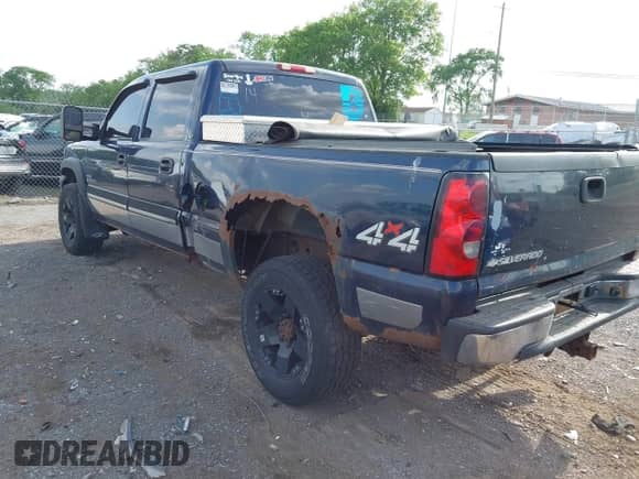 2007 Chevrolet Silverado 2500HD LT3 с VIN 1GCHK23D77F121056, выставлен на аукционе IAAI как лот 42156950 с пробегом 210 913 миль миль и . История ставок и продаж доступна на DreamBid. Изображение 3.
