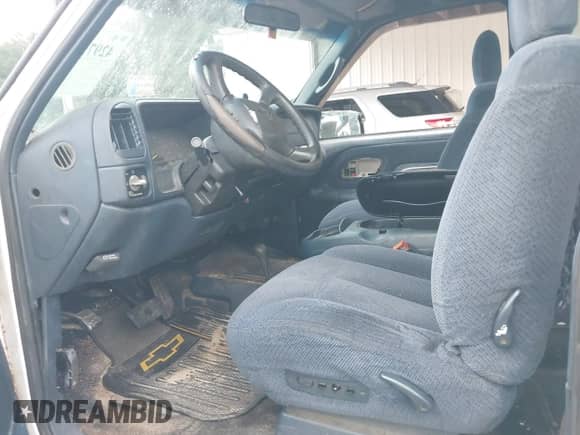 1998 Chevrolet Silverado 1500 z VIN 1GCEK19R3WE129448, wystawiony jako IAAI lot #42975561 z przebiegiem 592 686 mil mil oraz . Historia ofert i sprzedaży dostępna na DreamBid. Obrazek 5.