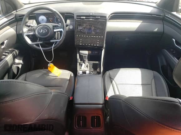 2024 Hyundai Santa Cruz Limited с VIN 5NTJEDAF3RH097213, выставлен на аукционе Copart как лот 64579204 с пробегом 18 312 миль миль и Списание • Salvage title. История ставок и продаж доступна на DreamBid. Изображение 8.