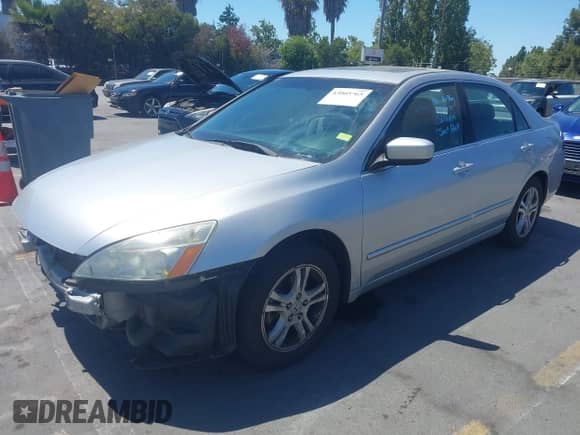 2007 Honda Accord EX z VIN 1HGCM56717A164009, wystawiony jako IAAI lot #43005765 z przebiegiem 157 926 mil mil oraz . Historia ofert i sprzedaży dostępna na DreamBid. Obrazek 2.