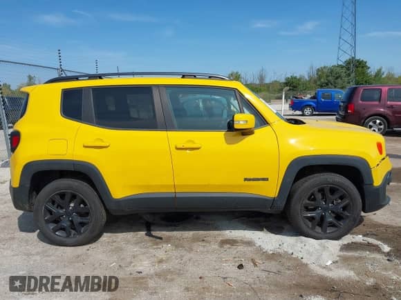 2017 Jeep Renegade Latitude with VIN ZACCJBBB4HPE84927, listed as a IAAI auction lot 43181353 with 98,154 mi miles and . Bid and sale history available at DreamBid. Image 13.