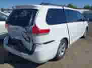 2014 Toyota Sienna LE AAS с VIN 5TDKK3DC0ES455590, выставлен на аукционе IAAI как лот 43379001 с пробегом 140 601 миль миль и . История ставок и продаж доступна на DreamBid. Изображение 18.