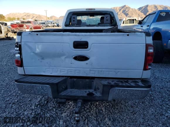 2013 Ford F-250 XL z VIN 1FT7X2A65DEA56291, wystawiony jako Copart lot #85919034 z przebiegiem 175 471 mil mil oraz Szkoda całkowita • Salvage title. Historia ofert i sprzedaży dostępna na DreamBid. Obrazek 6.