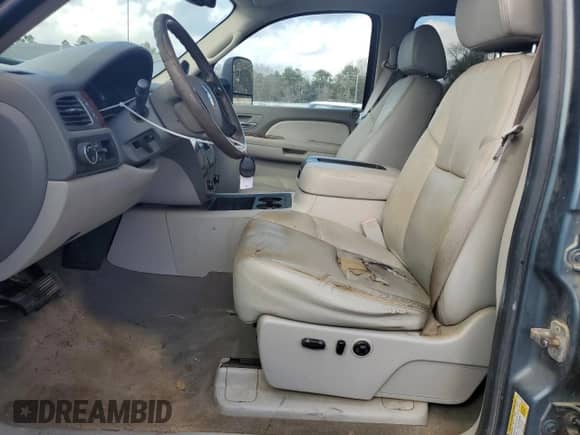 2008 Chevrolet Silverado 2500HD 1LT с VIN 1GCHC23K78F186017, выставлен на аукционе Copart как лот 44247505 с пробегом 330 336 миль миль и Списание • Salvage title. История ставок и продаж доступна на DreamBid. Изображение 7.