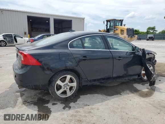 2012 Volvo S60 T5 с VIN YV1622FS7C2045786, выставлен на аукционе Copart как лот 62177595 с пробегом 117 284 миль миль и Списание • Salvage title. История ставок и продаж доступна на DreamBid. Изображение 3.