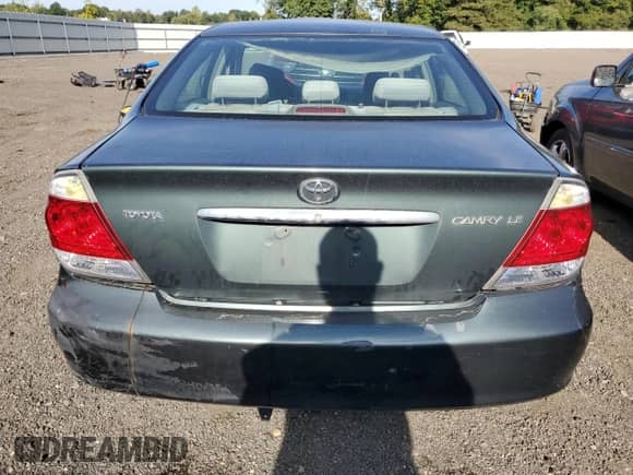 2005 Toyota Camry STD with VIN 4T1BE32K35U008521, listed as a Copart auction lot 71094455 with 256,159 mi miles and Clean title. Bid and sale history available at DreamBid. Image 6.