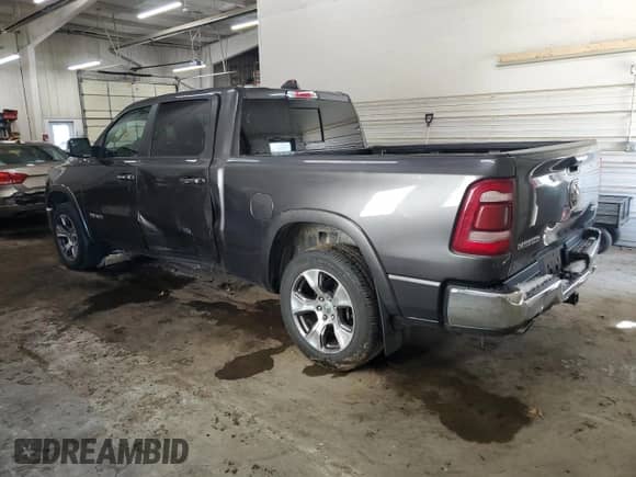 2020 Ram 1500 Laramie z VIN 1C6SRFRT1LN240624, wystawiony jako Copart lot #50367915 z przebiegiem 119 303 mil mil oraz Szkoda całkowita • Salvage title. Historia ofert i sprzedaży dostępna na DreamBid. Obrazek 2.