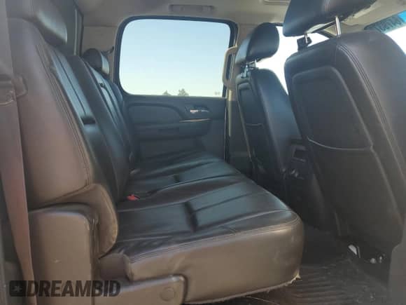 2011 Chevrolet Silverado 2500HD LTZ z VIN 1GC1KYC86BF248672, wystawiony jako Copart lot #64793735 z przebiegiem 185 734 mil mil oraz Szkoda całkowita • Salvage title. Historia ofert i sprzedaży dostępna na DreamBid. Obrazek 10.