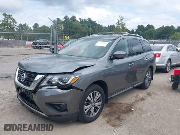 2020 Nissan Pathfinder SL z VIN 5N1DR2CM7LC598183, wystawiony jako IAAI lot #43078037 z przebiegiem 57 230 mil mil oraz . Historia ofert i sprzedaży dostępna na DreamBid. Obrazek 2.