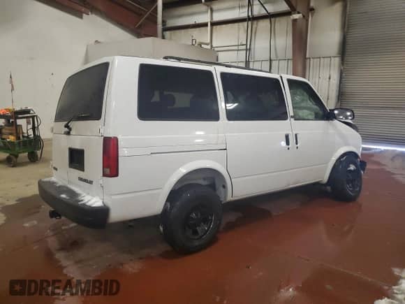 2002 Chevrolet Astro с VIN 1GNEL19X92B142946, выставлен на аукционе Copart как лот 45841855 с пробегом Не указан миль и Списание • Salvage title. История ставок и продаж доступна на DreamBid. Изображение 3.