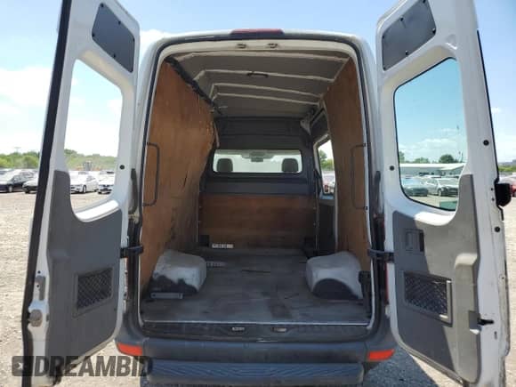 2008 Dodge Sprinter with VIN WD0PF045985274774, listed as a Copart auction lot 60526725 with 152,206 mi miles and Salvage title. Bid and sale history available at DreamBid. Image 11.
