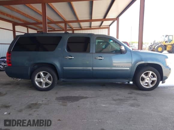 2009 Chevrolet Suburban LTZ с VIN 1GNFC36J29R293712, выставлен на аукционе IAAI как лот 42577800 с пробегом 202 593 миль миль и . История ставок и продаж доступна на DreamBid. Изображение 13.