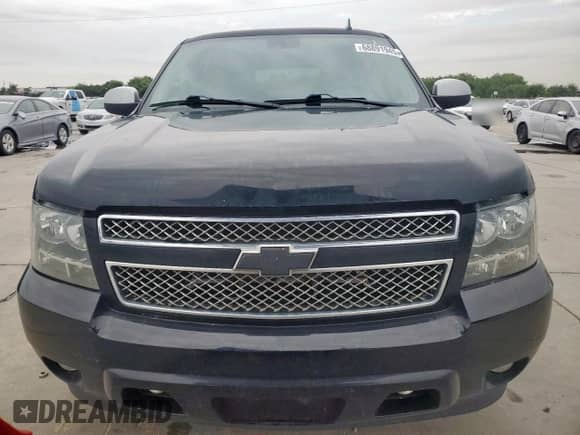 2013 Chevrolet Tahoe LS z VIN 1GNSCAE05DR337061, wystawiony jako Copart lot #68891945 z przebiegiem 179 116 mil mil oraz Czysty tytuł • Clean title. Historia ofert i sprzedaży dostępna na DreamBid. Obrazek 5.