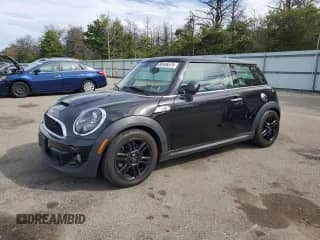 2013 MINI Hardtop S с VIN WMWSV3C55DT392378, выставлен на аукционе Copart как лот 80446575 с пробегом 69 242 миль миль и Списание • Salvage title. История ставок и продаж доступна на DreamBid. Изображение 1.