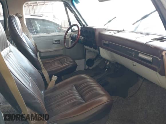 1983 Chevrolet Blazer K10 Utility HT with VIN 1G8EK18H7DF158946, listed as a IAAI auction lot 41822900 with 44,256 mi miles and . Bid and sale history available at DreamBid. Image 5.