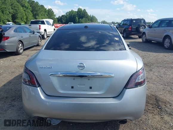 2014 Nissan Maxima SV z VIN 1N4AA5AP1EC455171, wystawiony jako IAAI lot #42603177 z przebiegiem 181 619 mil mil oraz . Historia ofert i sprzedaży dostępna na DreamBid. Obrazek 16.