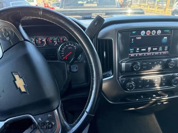 2018 Chevrolet Silverado 2500HD LT z VIN 1GC1CVEG8JF206292, wystawiony jako Copart lot #80861244 z przebiegiem 170 912 mil mil oraz Czysty tytuł • Clean title. Historia ofert i sprzedaży dostępna na DreamBid. Obrazek 9.