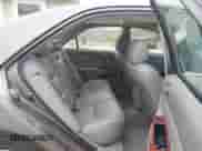 2005 Toyota Camry LE z VIN 4T1BF30K35U604602, wystawiony jako IAAI lot #43415458 z przebiegiem 217 265 mil mil oraz . Historia ofert i sprzedaży dostępna na DreamBid. Obrazek 8.