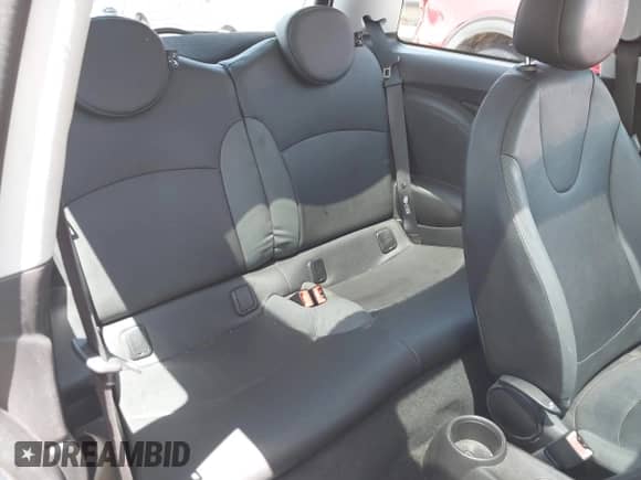 2009 MINI Hardtop with VIN WMWMF33509TW78295, listed as a IAAI auction lot 42293731 with 105,109 mi miles and . Bid and sale history available at DreamBid. Image 8.