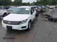 2017 Volkswagen Tiguan S с VIN WVGBV7AX9HK016742, выставлен на аукционе IAAI как лот 43278944 с пробегом 85 243 миль миль и . История ставок и продаж доступна на DreamBid. Изображение 2.