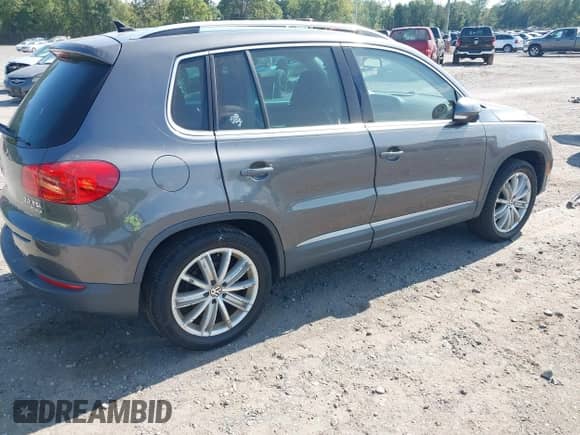 2012 Volkswagen Tiguan SE с VIN WVGBV7AX3CW003423, выставлен на аукционе IAAI как лот 43165016 с пробегом 127 332 миль миль и . История ставок и продаж доступна на DreamBid. Изображение 4.