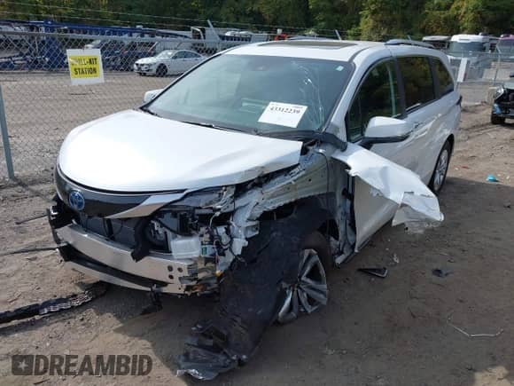 2025 Toyota Sienna Limited с VIN 5TDZSKFCXSS174642, выставлен на аукционе IAAI как лот 43312239 с пробегом 8 742 миль миль и . История ставок и продаж доступна на DreamBid. Изображение 18.