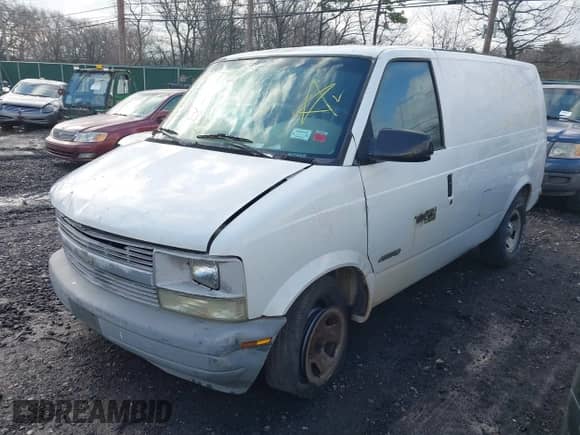 2002 Chevrolet Astro Cargo z VIN 1GCDM19X52B148289, wystawiony jako IAAI lot #41975772 z przebiegiem Nie podano mil oraz . Historia ofert i sprzedaży dostępna na DreamBid. Obrazek 2.