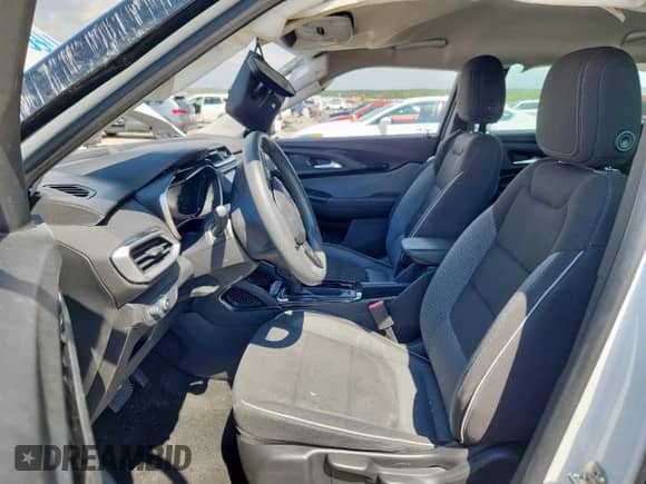 2022 Chevrolet TrailBlazer LS with VIN KL79MMS20NB103784, listed as a Copart auction lot 68430195 with 87,093 mi miles and Salvage title. Bid and sale history available at DreamBid. Image 7.