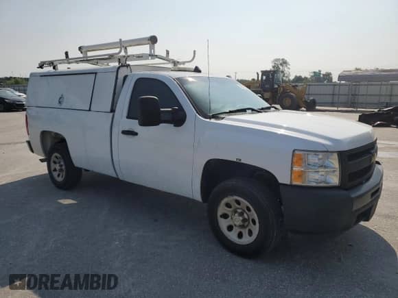 2013 Chevrolet Silverado 1500 Work Truck z VIN 1GCNCPEX0DZ268303, wystawiony jako Copart lot #58049045 z przebiegiem 147 573 mil mil oraz Czysty tytuł • Clean title. Historia ofert i sprzedaży dostępna na DreamBid. Obrazek 4.