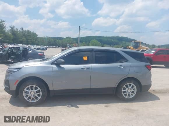 2023 Chevrolet Equinox LS z VIN 3GNAXSEG5PL197365, wystawiony jako IAAI lot #42419482 z przebiegiem 121 mil mil oraz . Historia ofert i sprzedaży dostępna na DreamBid. Obrazek 14.