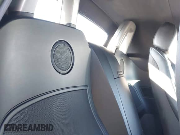 2004 BMW Z4 3.0i с VIN 4USBT53584LT25997, выставлен на аукционе IAAI как лот 41670271 с пробегом 44 954 миль миль и . История ставок и продаж доступна на DreamBid. Изображение 8.