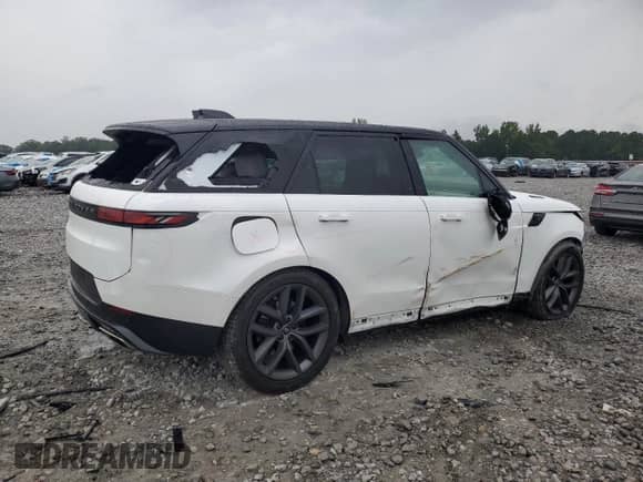 2024 Land Rover Range Rover Sport SE with VIN SAL1P9EU8RA416345, listed as a Copart auction lot 70924925 with 18,386 mi miles and Salvage title. Bid and sale history available at DreamBid. Image 3.
