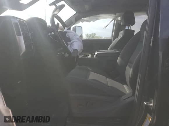 2019 Chevrolet Silverado 2500HD LT with VIN 1GC1KSEG0KF252363, listed as a Copart auction lot 70137625 with 60,698 mi miles and Salvage title. Bid and sale history available at DreamBid. Image 7.