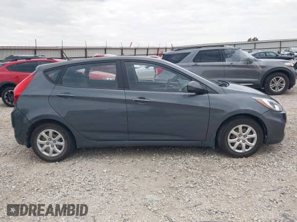 2013 Hyundai Accent GS с VIN KMHCT5AE4DU075340, выставлен на аукционе IAAI как лот 43158249 с пробегом 90 033 миль миль и . История ставок и продаж доступна на DreamBid. Изображение 13.