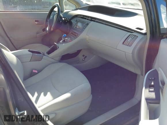 2013 Toyota Prius Three z VIN JTDKN3DU4D5632596, wystawiony jako IAAI lot #43472257 z przebiegiem 195 212 mil mil oraz . Historia ofert i sprzedaży dostępna na DreamBid. Obrazek 5.