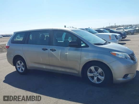 2017 Toyota Sienna L z VIN 5TDZZ3DC6HS799116, wystawiony jako IAAI lot #41977791 z przebiegiem 88 760 mil mil oraz . Historia ofert i sprzedaży dostępna na DreamBid. Obrazek 13.