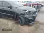 2018 Jeep Grand Cherokee SRT z VIN 1C4RJFDJ2JC391503, wystawiony jako IAAI lot #41717243 z przebiegiem 78 157 mil mil oraz . Historia ofert i sprzedaży dostępna na DreamBid. Obrazek 6.