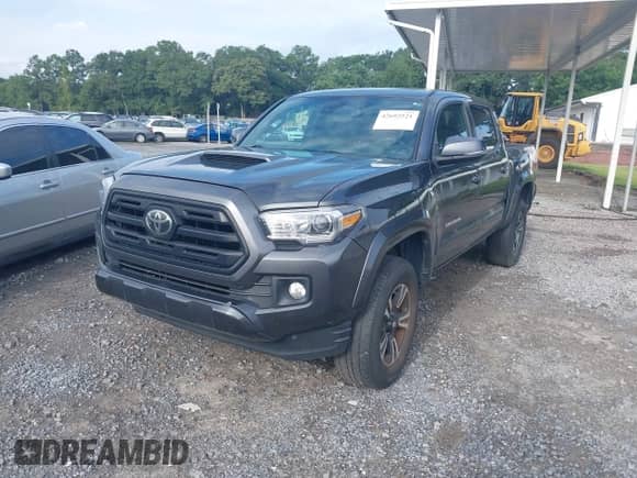 2019 Toyota Tacoma SR5 с VIN 3TMAZ5CNXKM085203, выставлен на аукционе IAAI как лот 42692521 с пробегом 190 094 миль миль и . История ставок и продаж доступна на DreamBid. Изображение 2.