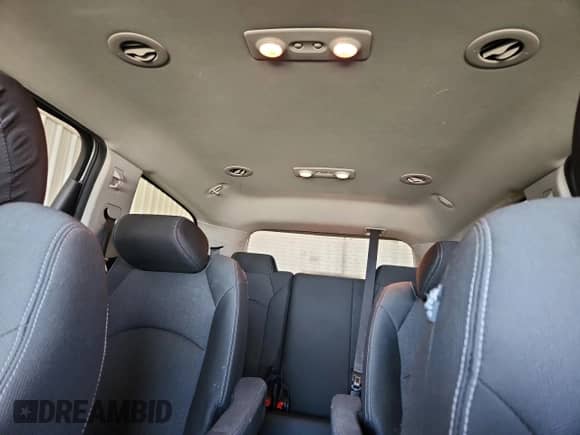 2017 Chevrolet Traverse LT z VIN 1GNKRGKD4HJ238485, wystawiony jako Copart lot #84942545 z przebiegiem 230 224 mil mil oraz Czysty tytuł • Clean title. Historia ofert i sprzedaży dostępna na DreamBid. Obrazek 10.