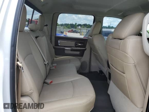 2017 Ram 1500 Laramie z VIN 1C6RR6NT8HS637373, wystawiony jako Copart lot #60526605 z przebiegiem 171 307 mil mil oraz Szkoda całkowita • Salvage title. Historia ofert i sprzedaży dostępna na DreamBid. Obrazek 10.