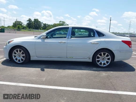 2013 Hyundai Equus Signature с VIN KMHGH4JH9DU070688, выставлен на аукционе IAAI как лот 42706570 с пробегом 116 305 миль миль и . История ставок и продаж доступна на DreamBid. Изображение 14.