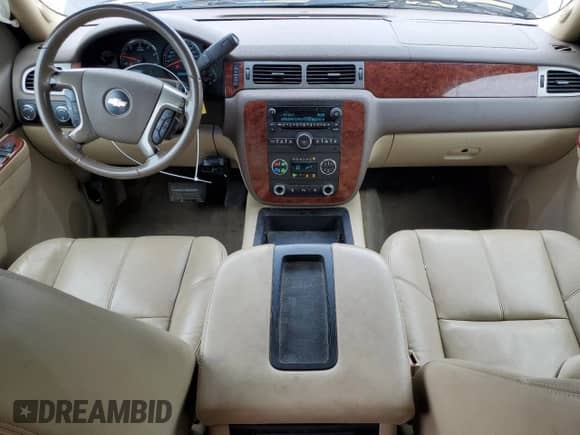 2010 Chevrolet Avalanche LT z VIN 3GNVKFE04AG108993, wystawiony jako Copart lot #65232155 z przebiegiem 204 479 mil mil oraz Szkoda całkowita • Salvage title. Historia ofert i sprzedaży dostępna na DreamBid. Obrazek 8.