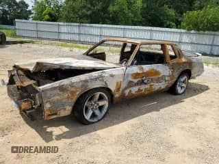 1985 Chevrolet Monte Carlo Sport SS с VIN 1G1GZ37GXFR115095, выставлен на аукционе Copart как лот 62680814 с пробегом Не указан миль и На запчасти • Non repairable. История ставок и продаж доступна на DreamBid. Изображение 1.