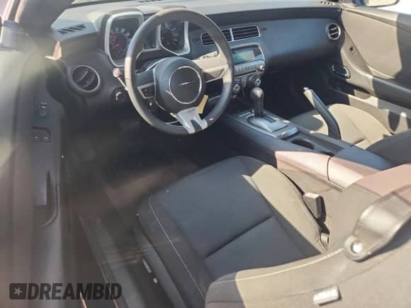 2010 Chevrolet Camaro 1LT z VIN 2G1FB1EV0A9217899, wystawiony jako Copart lot #83840395 z przebiegiem 159 064 mil mil oraz Szkoda całkowita • Salvage title. Historia ofert i sprzedaży dostępna na DreamBid. Obrazek 8.